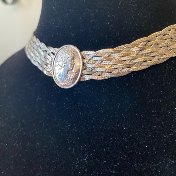 Jewelry - Silver Cameo Choker Necklace